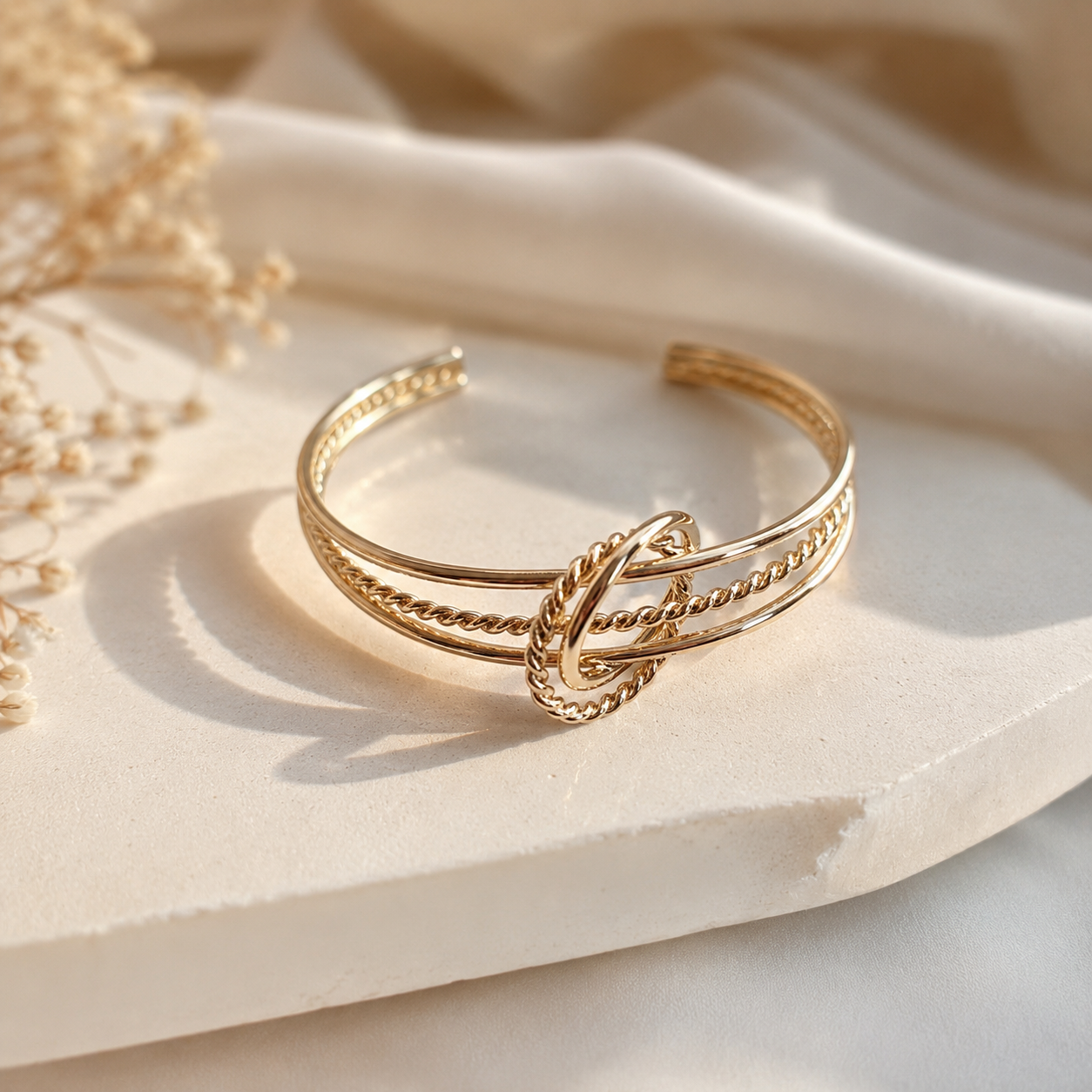 Eterna Knot Cuff