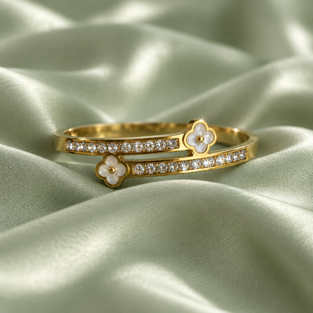 Serenity Clover Bangle